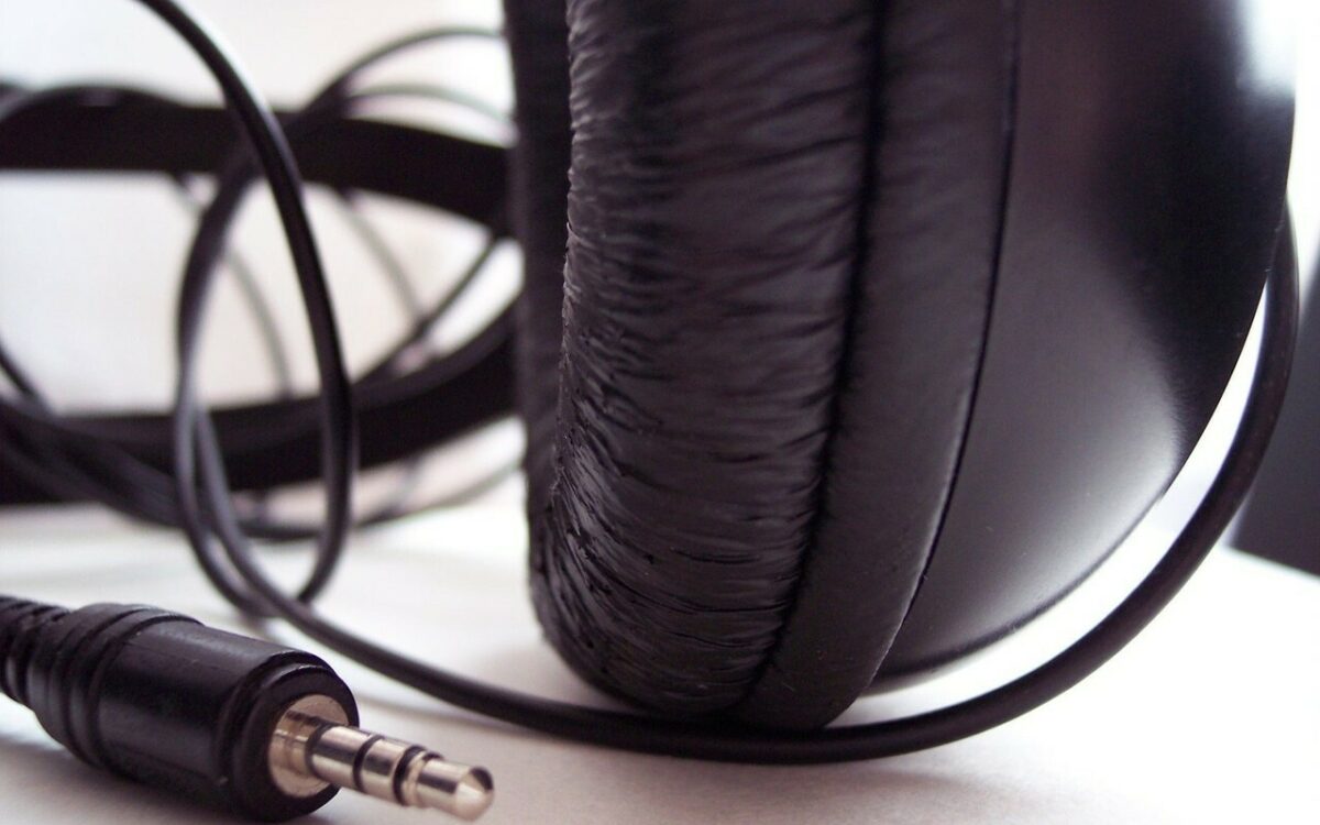 1478859543headphones 1478859543headphones